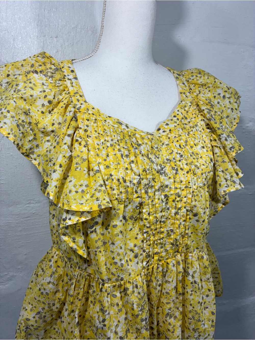 DIVIDED H&M FLORAL RUFFLE TOP - Picture 8 of 15